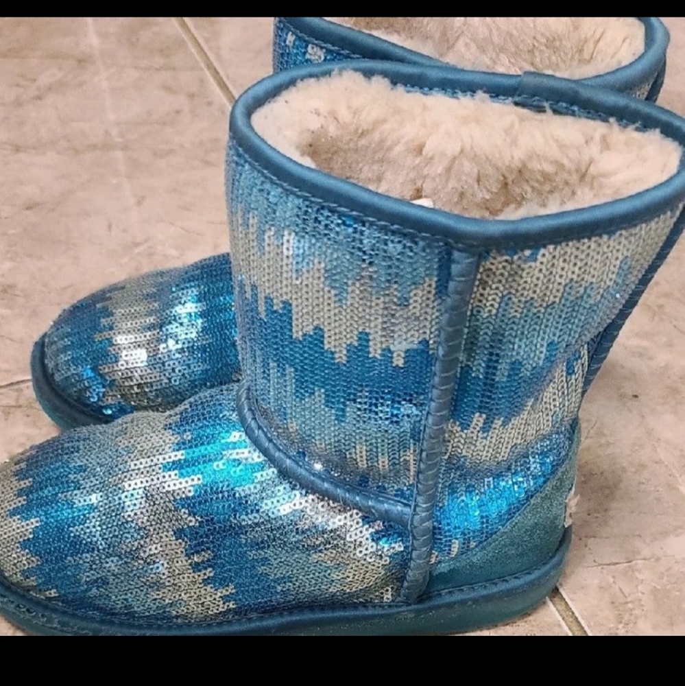 Ugg boots size 4 - Picture 9 of 9
